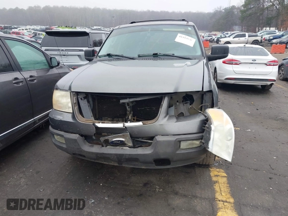2004 Ford Expedition Special Service with VIN 1FMPU15L44LB05801, listed as a IAAI auction lot 41553046 with 286,759 mi miles. Bid and sale history available at carsss.com. Image 6.