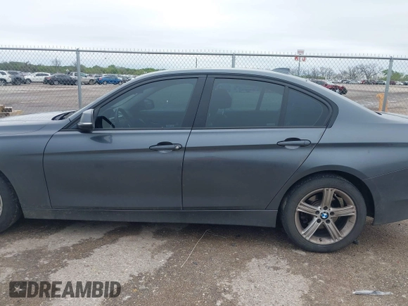 2014 BMW 3 Series 328i z VIN WBA3A5G52ENP31707, wystawiony jako IAAI lot #41944963 z przebiegiem 158 180 mil mil oraz . Historia ofert i sprzedaży dostępna na DreamBid. Obrazek 14.