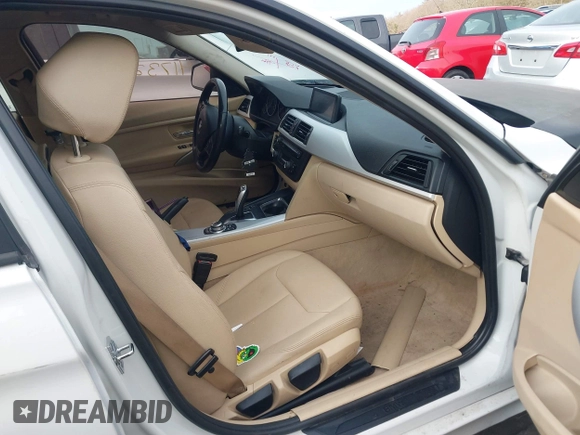 2012 BMW 3 Series 328i с VIN WBA3C1C58CF431864, выставлен на аукционе IAAI как лот 41732575 с пробегом Не указан миль и . История ставок и продаж доступна на DreamBid. Изображение 5.
