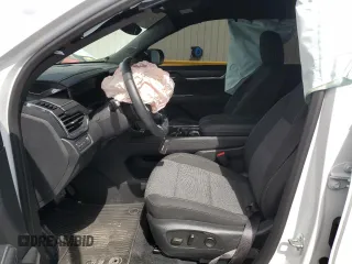 2025 GMC Acadia FWD Elevation z VIN 1GKENKRS2SJ117104, wystawiony jako Copart lot #56534325 z przebiegiem 6 025 mil mil oraz Szkoda całkowita • Salvage title. Historia ofert i sprzedaży dostępna na DreamBid. Obrazek 7.