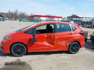 2018 Honda Fit Sport with VIN 3HGGK5H68JM717180, listed as a IAAI auction lot 41751424 with 35,011 mi miles. Bid and sale history available at carsss.com. Image 14.