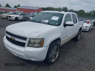 2007 Chevrolet Avalanche LTZ with VIN 3GNFK12347G240117, listed as a IAAI auction lot 42789191 with 201,863 mi miles and . Bid and sale history available at DreamBid. Image 2.