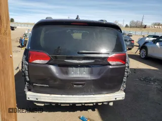 2017 Chrysler Pacifica Touring L z VIN 2C4RC1BG3HR569490, wystawiony jako Copart lot #48378865 z przebiegiem 144 016 mil mil oraz Szkoda całkowita • Salvage title. Historia ofert i sprzedaży dostępna na DreamBid. Obrazek 6.
