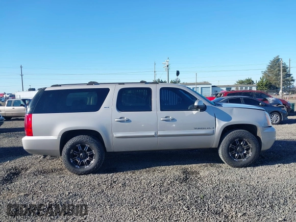 2007 GMC Yukon XL SLT with VIN 1GKFK16347J207298, listed as a IAAI auction lot 41665986 with 223,161 mi miles and . Bid and sale history available at carsss.com. Image 14.