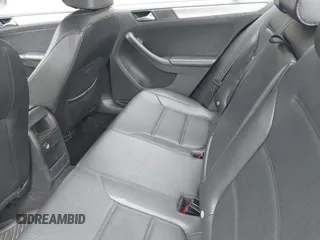 2015 Volkswagen Jetta SE z VIN 3VWD17AJXFM338250, wystawiony jako IAAI lot #42651860 z przebiegiem 119 751 mil mil oraz . Historia ofert i sprzedaży dostępna na DreamBid. Obrazek 8.