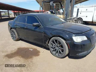 2016 Chrysler 300 C z VIN 2C3CCAEG7GH182032, wystawiony jako IAAI lot #42328679 z przebiegiem 135 422 mil mil oraz . Historia ofert i sprzedaży dostępna na DreamBid. Obrazek 6.
