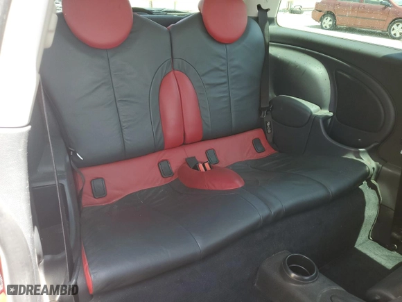 2004 MINI Cooper Hardtop S with VIN WMWRE334X4TD90182, listed as a Copart auction lot 68384144 with 148,783 mi miles and Salvage Title. Bid and sale history available at carsss.com. Image 10.