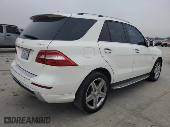 2014 Mercedes-Benz M 550 with VIN 4JGDA7DB0EA321505, listed as a Copart auction lot 44470415 with 189,817 mi miles and Clean Title. Bid and sale history available at carsss.com. Image 3.