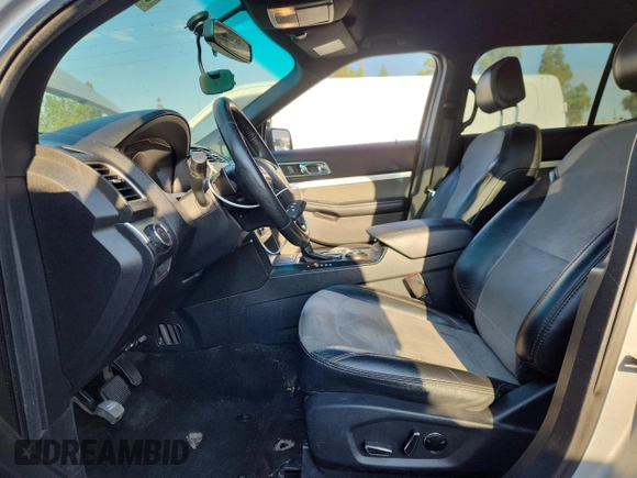 2017 Ford Explorer XLT z VIN 1FM5K7D81HGA03724, wystawiony jako Copart lot #65273065 z przebiegiem 129 554 mil mil oraz Czysty tytuł • Clean title. Historia ofert i sprzedaży dostępna na DreamBid. Obrazek 7.