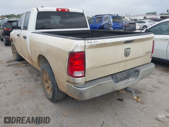 2019 Ram 1500 Express z VIN 1C6RR7FT5KS726409, wystawiony jako IAAI lot #41837904 z przebiegiem 151 673 mil mil oraz . Historia ofert i sprzedaży dostępna na DreamBid. Obrazek 3.