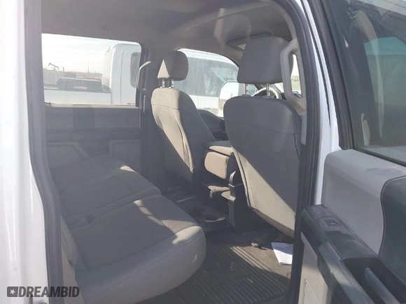 2017 Ford Super Duty F-250 SRW Lariat with VIN 1FT7W2B63HEF18595, listed as a IAAI auction lot 41675679 with 164,432 mi miles. Bid and sale history available at carsss.com. Image 8.