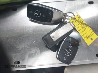 2021 Mercedes-Benz GLB 250 z VIN W1N4M4GB3MW111142, wystawiony jako IAAI lot #41277633 z przebiegiem 41 224 mil mil oraz . Historia ofert i sprzedaży dostępna na DreamBid. Obrazek 11.