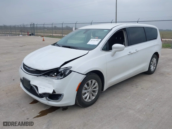 2018 Chrysler Pacifica Touring Plus with VIN 2C4RC1FG6JR279891, listed as a IAAI auction lot 41711783 with 69,912 mi miles. Bid and sale history available at carsss.com. Image 17.