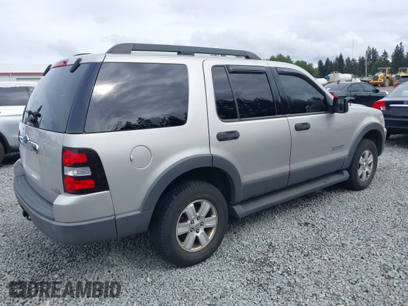2006 Ford Explorer XLT z VIN 1FMEU73E26UB67225, wystawiony jako IAAI lot #42291341 z przebiegiem 134 682 mil mil oraz . Historia ofert i sprzedaży dostępna na DreamBid. Obrazek 4.