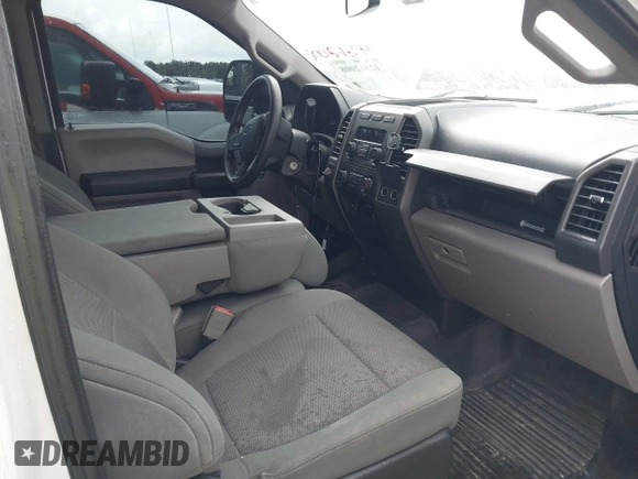 2018 Ford F-250 XL z VIN 1FDBF2A65JEC47942, wystawiony jako IAAI lot #42362008 z przebiegiem 173 284 mil mil oraz . Historia ofert i sprzedaży dostępna na DreamBid. Obrazek 5.