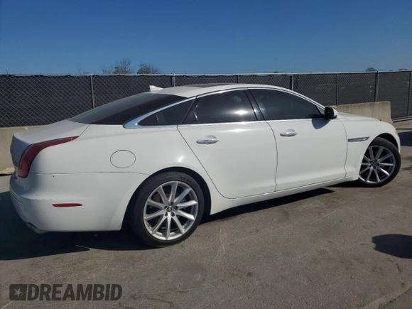 2013 Jaguar XJ with VIN SAJWJ1CD7D8V49845, listed as a Copart auction lot 44541595 with 115,931 mi miles and Clean title. Bid and sale history available at DreamBid. Image 3.