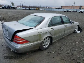 2000 Mercedes-Benz S 320/430/500 z VIN WDBNG70J5YA021272, wystawiony jako Copart lot #50447105 z przebiegiem Nie podano mil oraz Czysty tytuł • Clean title. Historia ofert i sprzedaży dostępna na DreamBid. Obrazek 3.