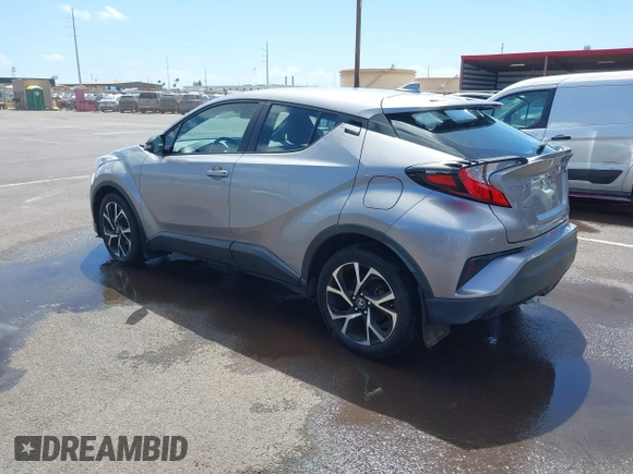 2018 Toyota C-HR XLE z VIN NMTKHMBX5JR009504, wystawiony jako IAAI lot #41776136 z przebiegiem 63 795 mil mil oraz . Historia ofert i sprzedaży dostępna na DreamBid. Obrazek 3.