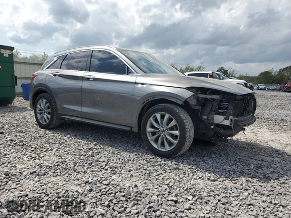 2019 Infiniti QX50 Luxe with VIN 3PCAJ5M16KF135750, listed as a Copart auction lot 51759265 with 159,965 mi miles and Salvage title. Bid and sale history available at DreamBid. Image 4.