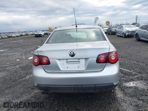 2008 Volkswagen Jetta S z VIN 3VWJM71K18M026226, wystawiony jako IAAI lot #40944671 z przebiegiem 90 016 mil mil oraz . Historia ofert i sprzedaży dostępna na DreamBid. Obrazek 16.