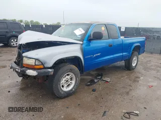 1998 Dodge Dakota SLT z VIN 1B7GG22YXWS683170, wystawiony jako IAAI lot #41903787 z przebiegiem Nie podano mil oraz . Historia ofert i sprzedaży dostępna na DreamBid. Obrazek 17.