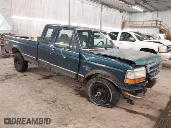 1996 Ford F-250 with VIN 1FTHX26F1TEB38000, listed as a IAAI auction lot 41199942 with 324,532 mi miles. Bid and sale history available at carsss.com. Image 1.