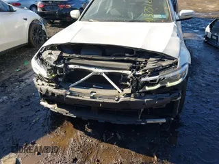 2020 BMW 3 Series 330i xDrive with VIN 3MW5R7J08L8B24124, listed as a IAAI auction lot 41375124 with 90,989 mi miles. Bid and sale history available at carsss.com. Image 6.