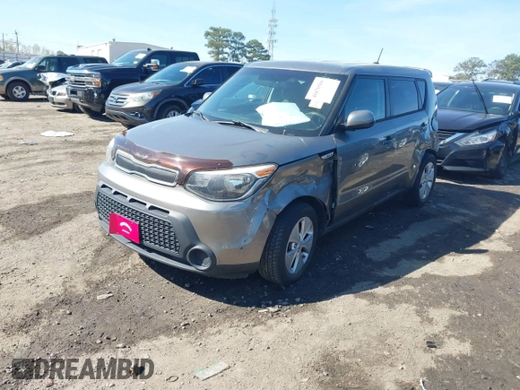2015 Kia Soul with VIN KNDJN2A23F7216443, listed as a IAAI auction lot 41870360 with 103,753 mi miles. Bid and sale history available at carsss.com. Image 18.