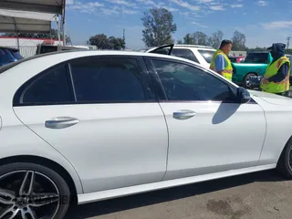 2019 Mercedes-Benz E-Class E 300 with VIN WDDZF4JB8KA566102, listed as a IAAI auction lot 41690183 with 89,085 mi miles. Bid and sale history available at carsss.com. Image 13.
