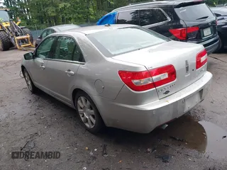 2008 Lincoln MKZ z VIN 3LNHM26T28R647608, wystawiony jako IAAI lot #42527530 z przebiegiem 118 720 mil mil oraz . Historia ofert i sprzedaży dostępna na DreamBid. Obrazek 3.
