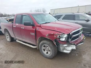 2014 Ram 1500 Big Horn z VIN 1C6RR7GG9ES111593, wystawiony jako IAAI lot #40772200 z przebiegiem 201 805 mil mil oraz . Historia ofert i sprzedaży dostępna na DreamBid. Obrazek 1.