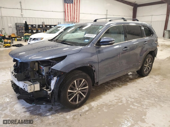 2018 Toyota Highlander SE with VIN 5TDJZRFH7JS806430, listed as a Copart auction lot 50800835 with 135,087 mi miles and Salvage Title. Bid and sale history available at carsss.com. Image 1.