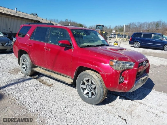 2022 Toyota 4Runner TRD Off Road with VIN JTEPU5JR1N6073522, listed as a IAAI auction lot 41617512 with 52,435 mi miles. Bid and sale history available at carsss.com. Image 1.