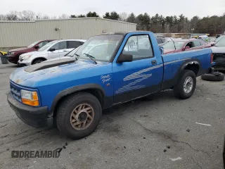 1992 Dodge Dakota z VIN 1B7FL26X2NS695305, wystawiony jako Copart lot #88106915 z przebiegiem 158 568 mil mil oraz Czysty tytuł • Clean title. Historia ofert i sprzedaży dostępna na DreamBid. Obrazek 1.