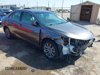 2017 Toyota Camry XLE z VIN 4T1BF1FK8HU709720, wystawiony jako IAAI lot #41994482 z przebiegiem 103 762 mil mil oraz . Historia ofert i sprzedaży dostępna na DreamBid. Obrazek 1.