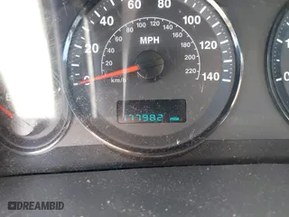 2006 Jeep Grand Cherokee Laredo with VIN 1J4GR48K66C255979, listed as a IAAI auction lot 40365800 with 177,982 mi miles. Bid and sale history available at carsss.com. Image 7.