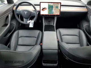 2019 Tesla Model 3 Mid Range z VIN 5YJ3E1EA2KF361787, wystawiony jako Copart lot #56059465 z przebiegiem 50 186 mil mil oraz Szkody całkowita. Historia ofert i sprzedaży dostępna na DreamBid. Obrazek 8.