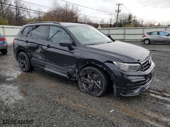 2023 Volkswagen Tiguan SE R-Line Black with VIN 3VV8B7AX7PM027416, listed as a Copart auction lot 50205645 with 39,095 mi miles and Salvage Title. Bid and sale history available at carsss.com. Image 4.