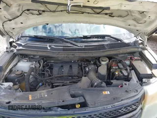 2013 Ford Police Interceptor Utility z VIN 1FM5K8AR2DGB78965, wystawiony jako IAAI lot #42188563 z przebiegiem 238 409 mil mil oraz . Historia ofert i sprzedaży dostępna na DreamBid. Obrazek 10.