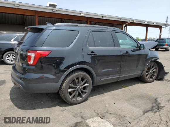 2017 Ford Explorer XLT with VIN 1FM5K7D82HGD55484, listed as a Copart auction lot 59171425 with 164,225 mi miles and Salvage title. Bid and sale history available at DreamBid. Image 3.