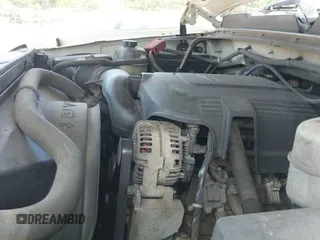 2010 Chevrolet Silverado 2500HD LTZ z VIN 1GC4KYBG0AF146367, wystawiony jako IAAI lot #42728892 z przebiegiem 327 718 mil mil oraz . Historia ofert i sprzedaży dostępna na DreamBid. Obrazek 19.