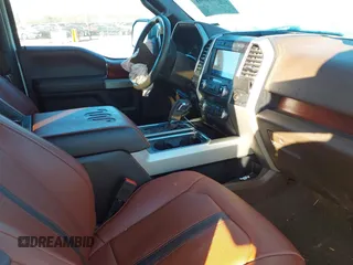 2020 Ford F-150 XL z VIN 1FTEW1E4XLFB47417, wystawiony jako IAAI lot #41431301 z przebiegiem 55 600 mil mil oraz . Historia ofert i sprzedaży dostępna na DreamBid. Obrazek 5.