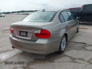 2008 BMW 3 Series 328xi z VIN WBAVC93538K041700, wystawiony jako IAAI lot #42418358 z przebiegiem Nie podano mil oraz . Historia ofert i sprzedaży dostępna na DreamBid. Obrazek 4.