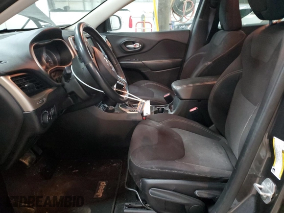 2015 Jeep Cherokee Latitude with VIN 1C4PJMCS0FW787988, listed as a Copart auction lot 52105155 with 117,254 mi miles and Salvage Title. Bid and sale history available at DreamBid. Image 7.
