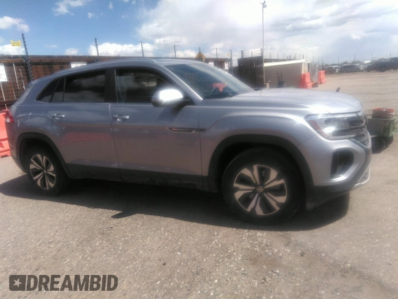 2024 Volkswagen Atlas SE with VIN 1V2LE2CAXRC206712, listed as a IAAI auction lot 42056806 with 15,670 mi miles and . Bid and sale history available at DreamBid. Image 13.