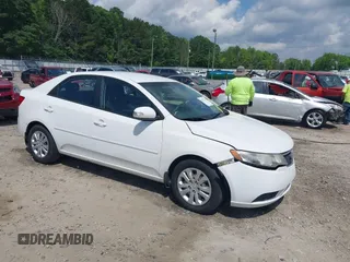 2010 Kia Forte EX z VIN KNAFU4A22A5843575, wystawiony jako IAAI lot #42313314 z przebiegiem 231 215 mil mil oraz . Historia ofert i sprzedaży dostępna na DreamBid. Obrazek 1.