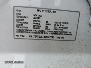 2025 Tesla Model Y Long Range z VIN 7SAYGDEE4SA357731, wystawiony jako Copart lot #44438785 z przebiegiem 1877 mil mil oraz Szkoda całkowita • Salvage title. Historia ofert i sprzedaży dostępna na DreamBid. Obrazek 15.
