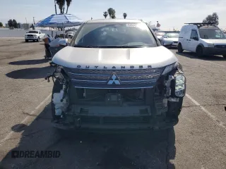 2023 Mitsubishi Outlander SE z VIN JA4J3UA83PZ061950, wystawiony jako Copart lot #54054815 z przebiegiem 31 763 mil mil oraz Szkoda całkowita • Salvage title. Historia ofert i sprzedaży dostępna na DreamBid. Obrazek 5.