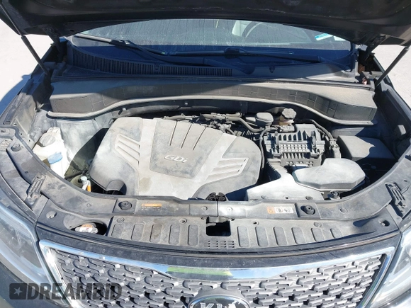 2015 Kia Sorento SX with VIN 5XYKWDA70FG565779, listed as a IAAI auction lot 41675010 with 134,060 mi miles. Bid and sale history available at carsss.com. Image 10.