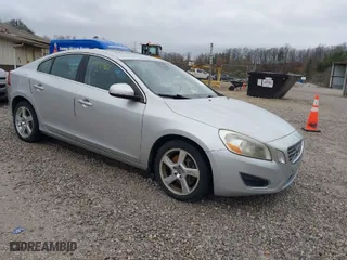 2012 Volvo S60 T5 with VIN YV1622FS7C2141904, listed as a IAAI auction lot 41918452 with 151,908 mi miles. Bid and sale history available at carsss.com. Image 1.
